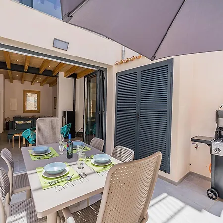 Feriehus Old Town Townhouse With Pool, Pollença