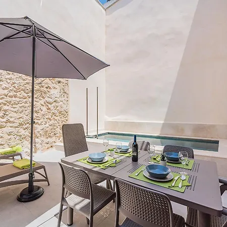 Old Town Townhouse With Pool, *