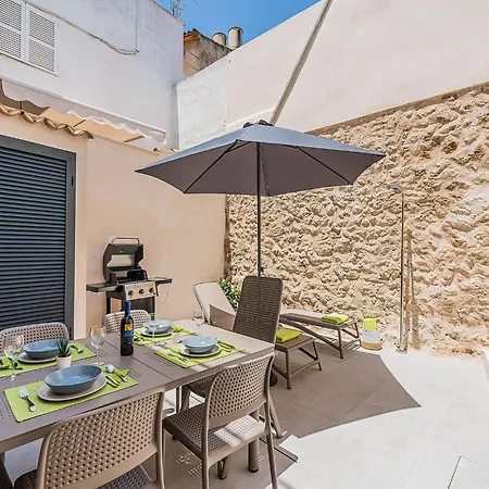 Old Town Townhouse With Pool,